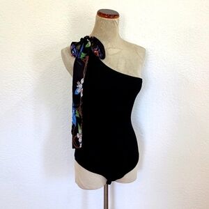 Lulu's Alicialynn One Shoulder Bodysuit